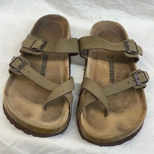Cushionaire leather sandals/flip flops ladies sz 7.5